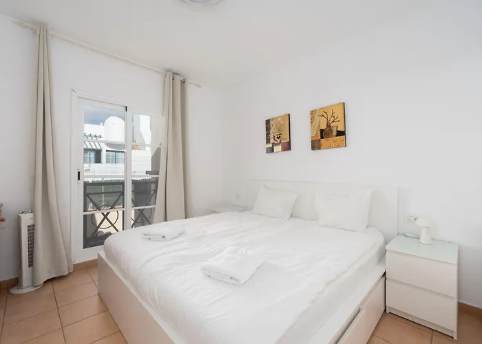 Park & Pool Apartment *